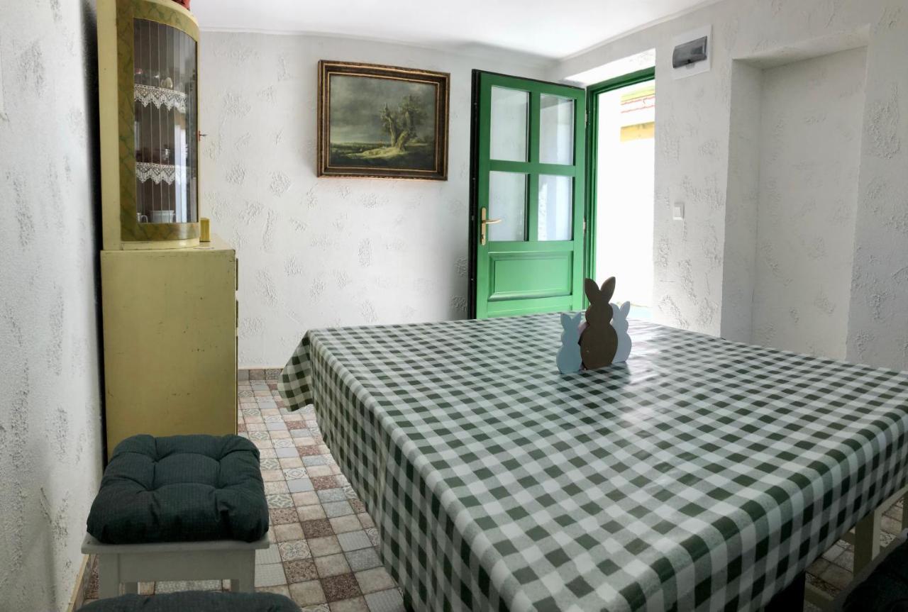 Ladislaus Schnaps-Haus Falusi Vendeghaz Csolnok Zewnętrze zdjęcie